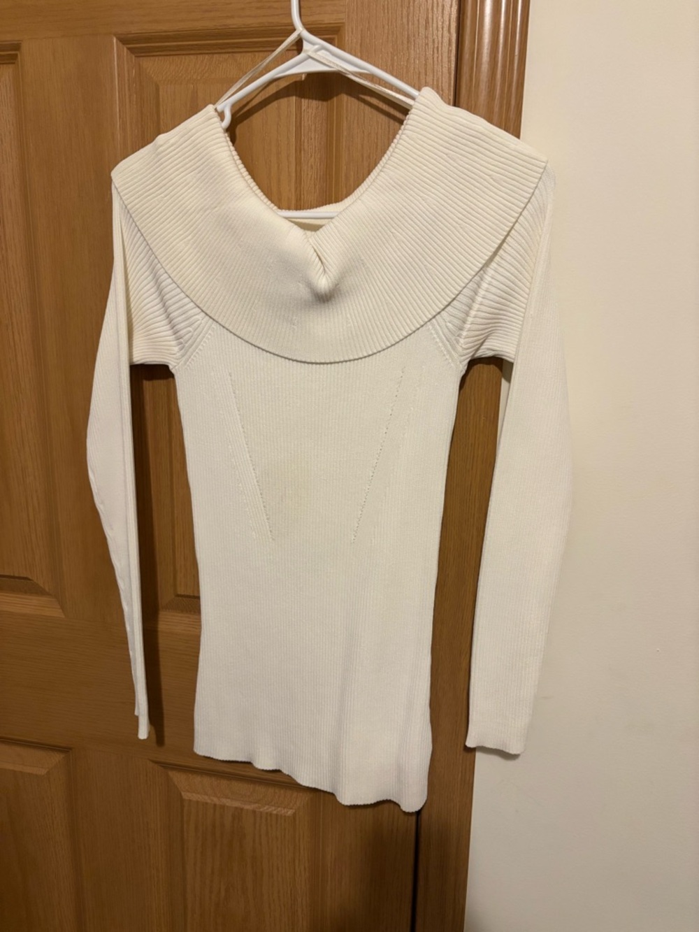 Michael Kors Off-Shoulder Cream Ribbed Sweater